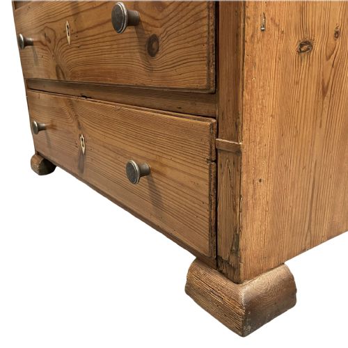 SMALL 19TH CENTURY CONTINENTAL CHEST OF DRAWERS - ADDITIONAL PHOTO 6