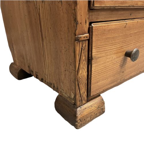 SMALL 19TH CENTURY CONTINENTAL CHEST OF DRAWERS - ADDITIONAL PHOTO 7