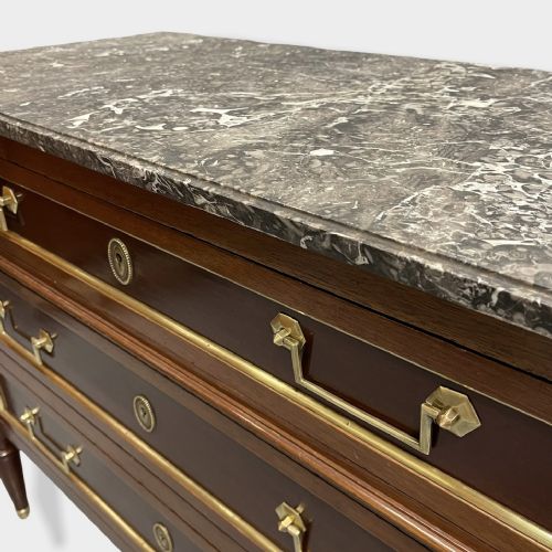 MAHOGANY AND BRASS INLAID DIRECTOIRE MARBLE TOP COMMODE - ADDITIONAL PHOTO 5
