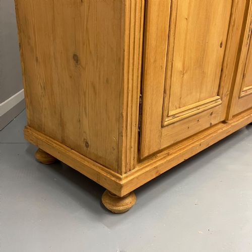 LARGE ANTIQUE PINE LARDER CUPBOARD WITH DRAWERS - ADDITIONAL PHOTO 4