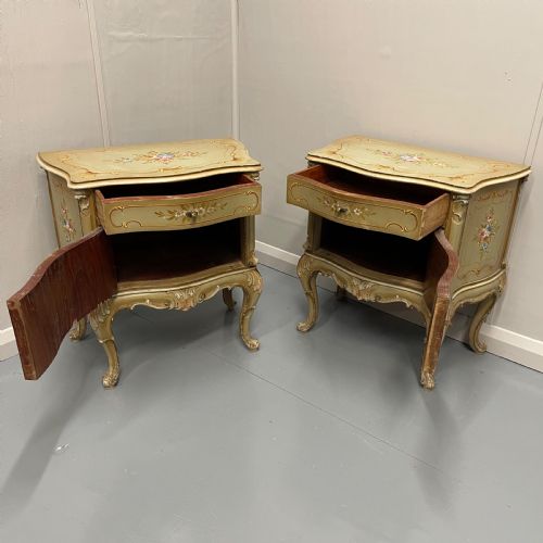 PAIR OF VENETIAN BEDSIDE CABINETS - ADDITIONAL PHOTO 8