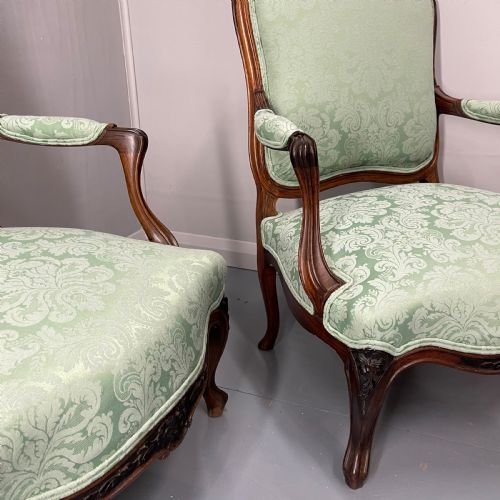 LARGE PAIR OF NEWLY UPHOLSTERED FRENCH ARMCHAIRS - ADDITIONAL PHOTO 1