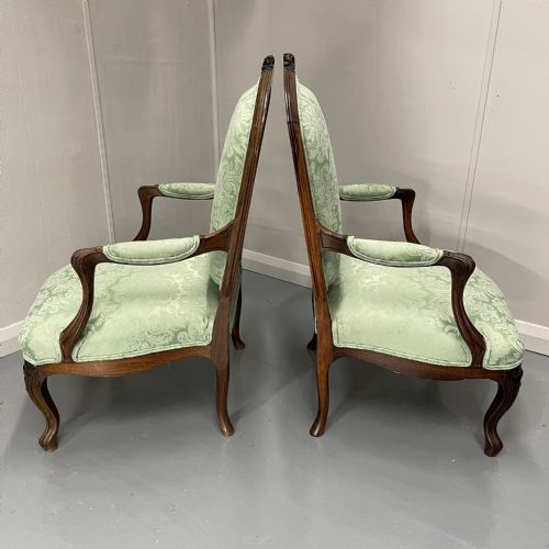 LARGE PAIR OF NEWLY UPHOLSTERED FRENCH ARMCHAIRS - ADDITIONAL PHOTO 4