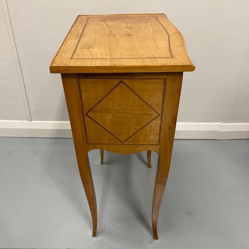 PAIR OF FRENCH ASH INLAID BEDSIDE LAMP TABLES - ADDITIONAL PHOTO 7