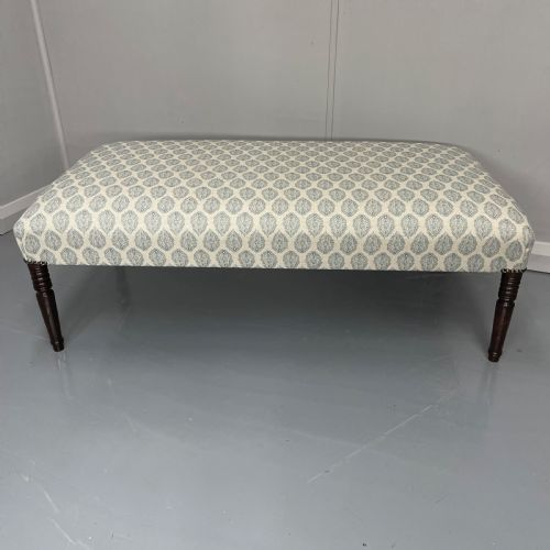 REGENCY FOOTSTOOL WITH TURNED LEGS AND LEAF MOTIF - ADDITIONAL PHOTO 1