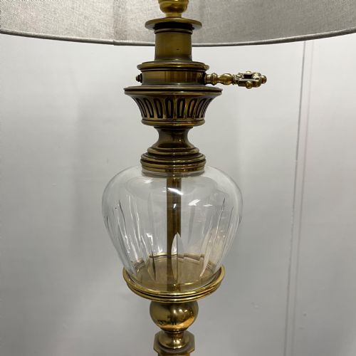 PAIR OF BRASS AND CUT GLASS TABLE LAMPS - ADDITIONAL PHOTO 3