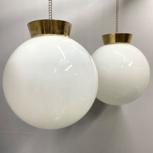 PAIR OF OPALINE MILK GLASS GLOBE PENDANT LIGHTS - ADDITIONAL PHOTO 4