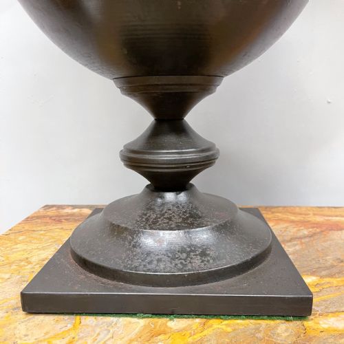 PAIR OF LARGE BLACK TOLEWARE FINIAL LAMPS - ADDITIONAL PHOTO 8