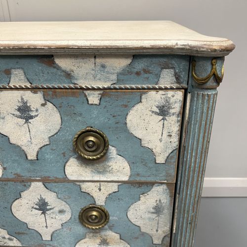 FRENCH EMPIRE STYLE STENCIL PAINTED COMMODE - ADDITIONAL PHOTO 3