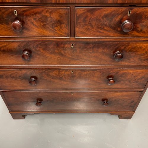 GEORGIAN MAHOGANY CHEST OF DRAWERS WITH HIDDEN DRAWER - ADDITIONAL PHOTO 1