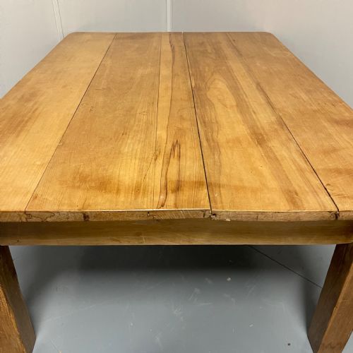 LARGE ANTIQUE SCRUB PINE COFFEE TABLE - ADDITIONAL PHOTO 2