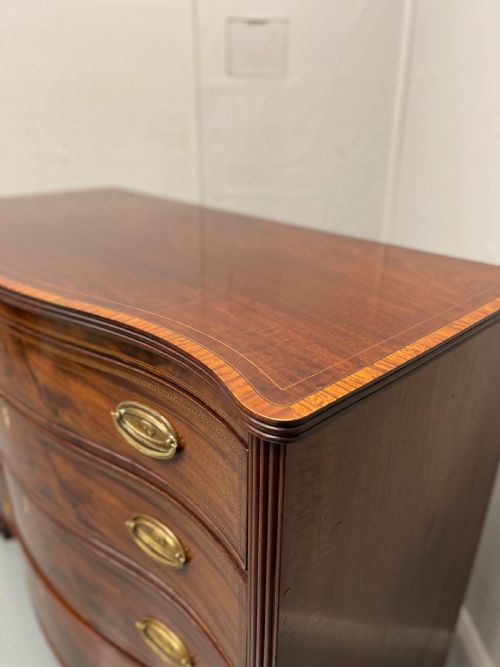 GEORGIAN INLAID SERPENTINE CHEST OF DRAWERS - ADDITIONAL PHOTO 4