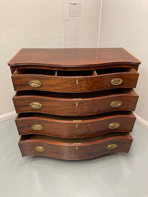 GEORGIAN INLAID SERPENTINE CHEST OF DRAWERS - ADDITIONAL PHOTO 10