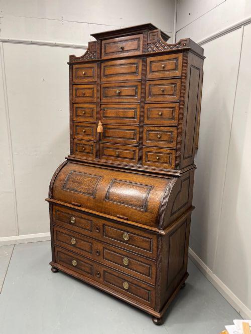 SOLID OAK FLEMISH CYLINDER BUREAU WITH DRAWERS - ADDITIONAL PHOTO 2