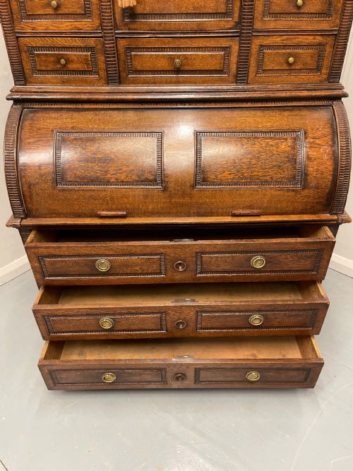 SOLID OAK FLEMISH CYLINDER BUREAU WITH DRAWERS - ADDITIONAL PHOTO 9