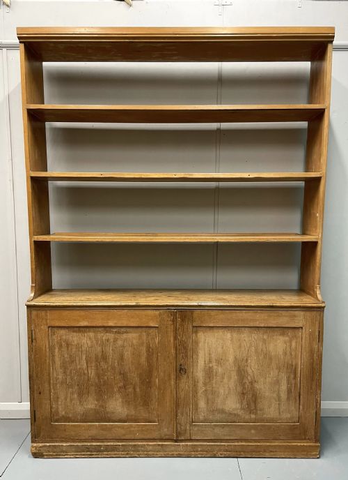 19th century country pine dresser with plate rack - CATEGORY: ANTIQUE DRESSERS - DATED 19TH CENTURY