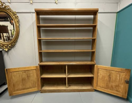 19TH CENTURY COUNTRY PINE DRESSER WITH PLATE RACK - ADDITIONAL PHOTO 4