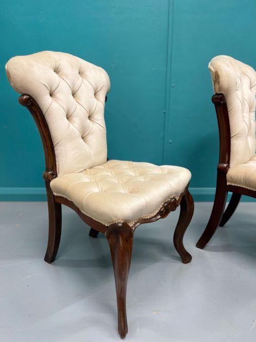 PAIR OF BUTTONED OCCASIONAL SIDE CHAIRS - ADDITIONAL PHOTO 6