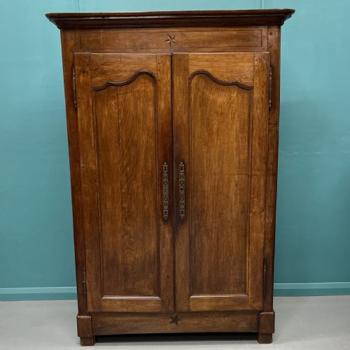 18TH CENTURY NORMANDY LOW CHESTNUT ARMOIRE - ADDITIONAL PHOTO 3