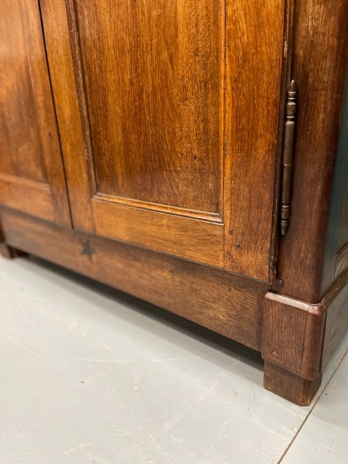 18TH CENTURY NORMANDY LOW CHESTNUT ARMOIRE - ADDITIONAL PHOTO 5
