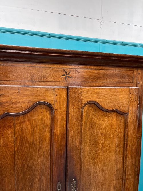 18TH CENTURY NORMANDY LOW CHESTNUT ARMOIRE - ADDITIONAL PHOTO 1
