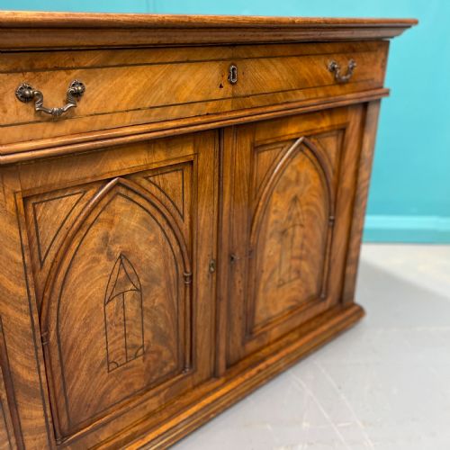 GEORGIAN MAHOGANY AND BRASS INLAID CABINET - ADDITIONAL PHOTO 3