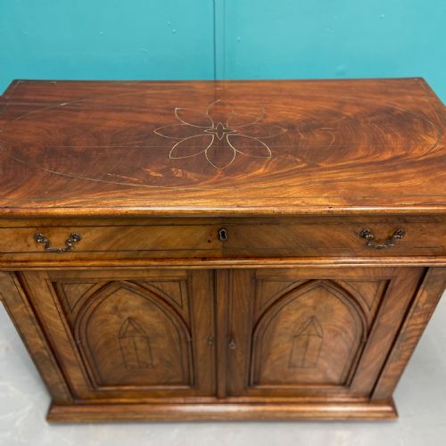 GEORGIAN MAHOGANY AND BRASS INLAID CABINET - ADDITIONAL PHOTO 4