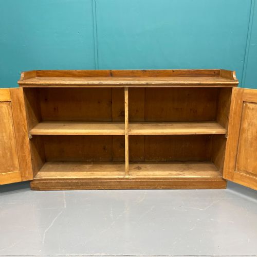 19TH CENTURY SCRUBBED PINE SLIM DRESSER BASE - ADDITIONAL PHOTO 4