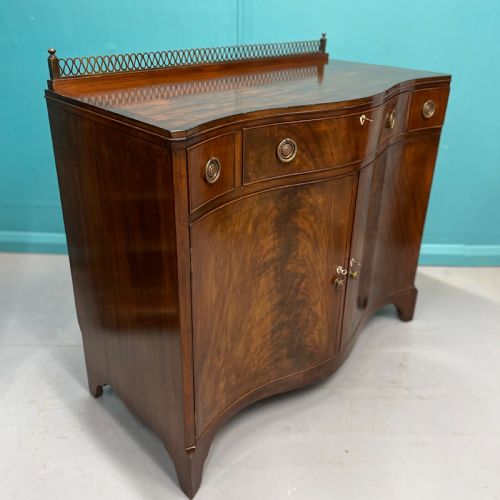SERPENTINE MAHOGANY SERVER SIDEBOARD WITH BRASS GALLERY - ADDITIONAL PHOTO 6