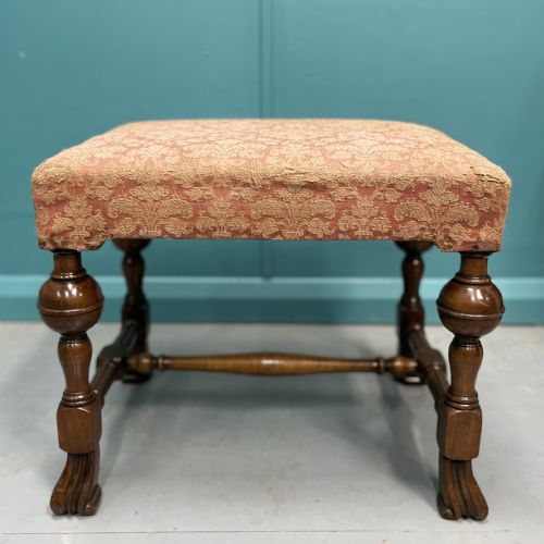 queen anne style walnut piano stool - CATEGORY: ANTIQUE STOOLS - DATED 1920
