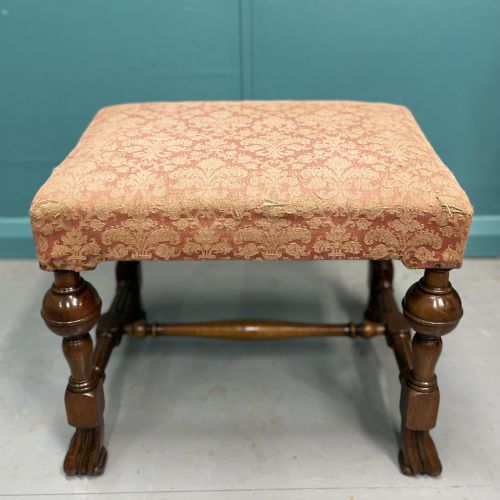 QUEEN ANNE STYLE WALNUT PIANO STOOL - ADDITIONAL PHOTO 1