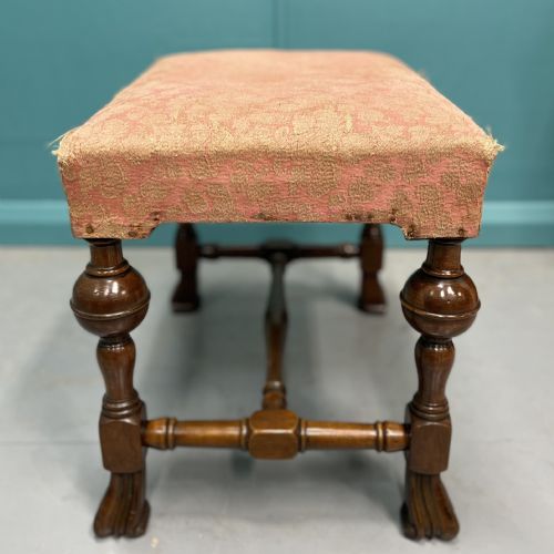 QUEEN ANNE STYLE WALNUT PIANO STOOL - ADDITIONAL PHOTO 4