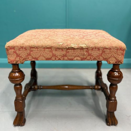 QUEEN ANNE STYLE WALNUT PIANO STOOL - ADDITIONAL PHOTO 6