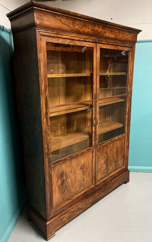LARGE 19TH CENTURY FRENCH TWO DOOR BOOKCASE - ADDITIONAL PHOTO 9