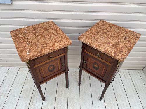 PAIR OF FRENCH MARBLE TOP BEDSIDE CABINETS - ADDITIONAL PHOTO 3