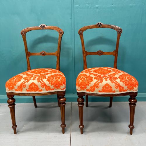 PAIR OF EDWARDIAN WALNUT SIDE OR HALL CHAIRS - ADDITIONAL PHOTO 1