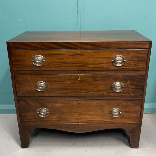 small georgian mahogany chest of drawers - CATEGORY: ANTIQUE CHEST OF DRAWERS - DATED GEORGIAN