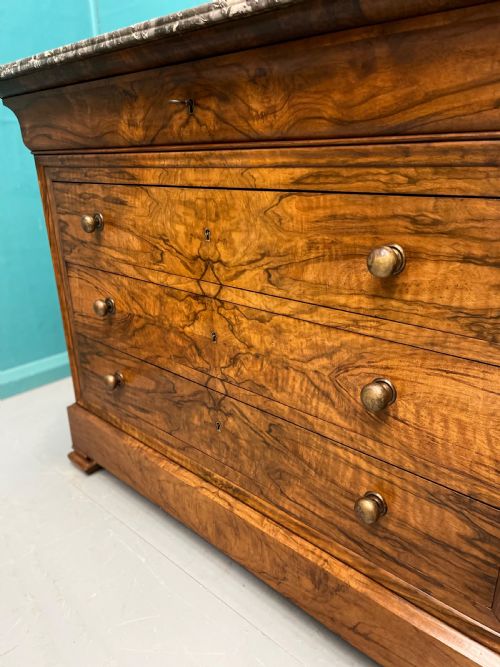 FIGURED WALNUT MARBLE TOP COMMODE - ADDITIONAL PHOTO 7