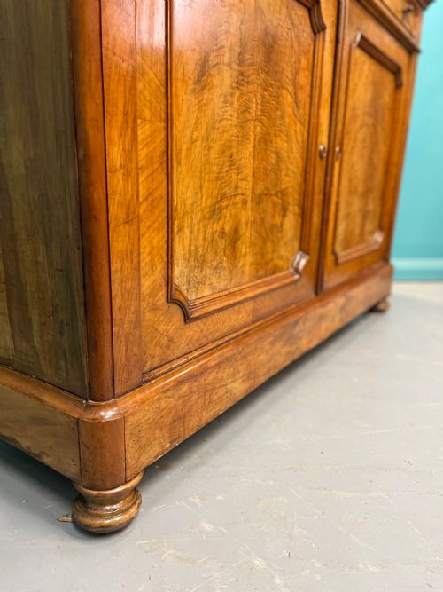 19TH CENTURY FRENCH BUFFET SIDEBOARD IN WALNUT - ADDITIONAL PHOTO 6