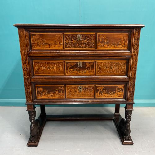 19TH CENTURY ITALIAN MARQUETRY CHEST - ADDITIONAL PHOTO 7
