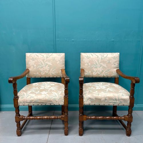 PAIR OF ENGLISH OAK ARMCHAIRS - ADDITIONAL PHOTO 1