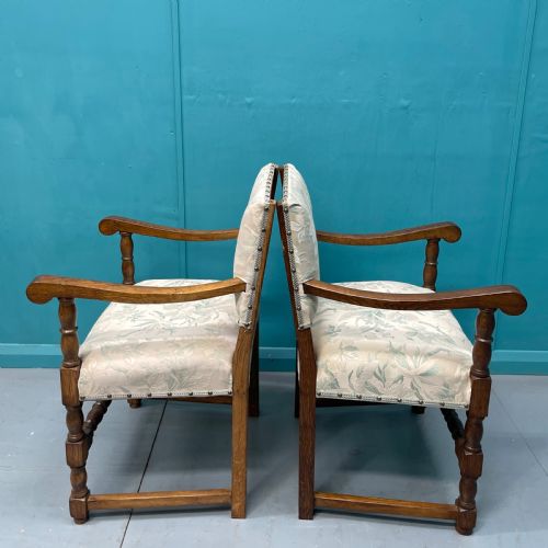 PAIR OF ENGLISH OAK ARMCHAIRS - ADDITIONAL PHOTO 4