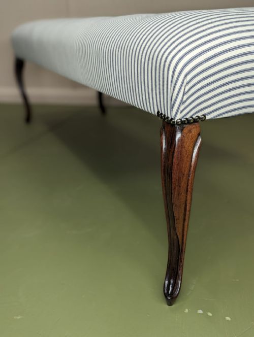 5FT LONGSTOOL IN TICKING STRIPES ON CABRIOLE LEGS - ADDITIONAL PHOTO 2