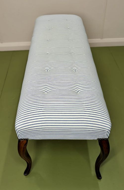 5FT LONGSTOOL IN TICKING STRIPES ON CABRIOLE LEGS - ADDITIONAL PHOTO 3