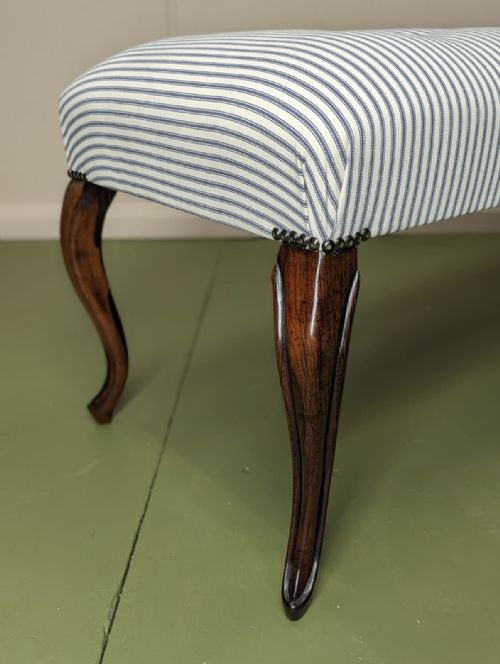 5FT LONGSTOOL IN TICKING STRIPES ON CABRIOLE LEGS - ADDITIONAL PHOTO 4