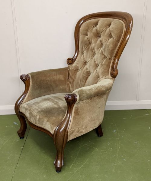 VERY NEAR PAIR OF SPOON BACK ARMCHAIRS - ADDITIONAL PHOTO 6