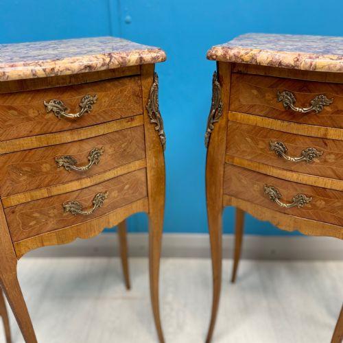 PAIR OF FRENCH MARBLE TOP BEDSIDE TABLES - ADDITIONAL PHOTO 4