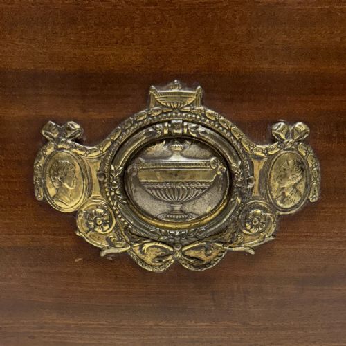LATE 18TH CENTURY GEORGIAN MAHOGANY LINEN PRESS - ADDITIONAL PHOTO 6