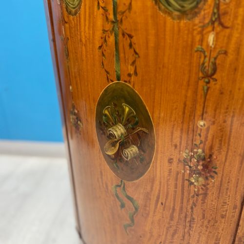 19TH CENTURY DECORATED SATINWOOD DEMI LUNE CABINET - ADDITIONAL PHOTO 6