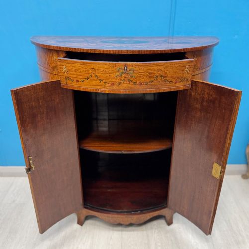 19TH CENTURY DECORATED SATINWOOD DEMI LUNE CABINET - ADDITIONAL PHOTO 8